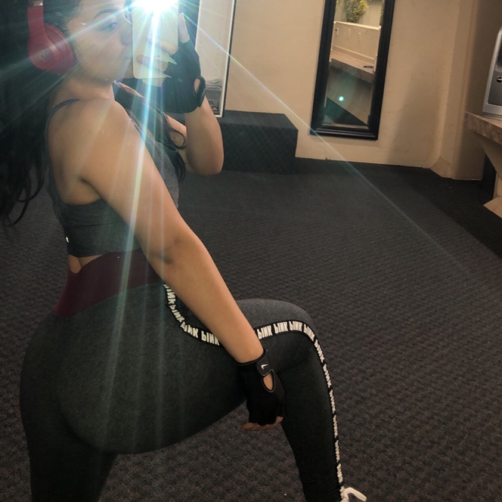 VS pink leggings 🏋🏻‍♀️